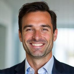 Ritratto professionale del Dott. Luca Galli, psicoterapeuta.